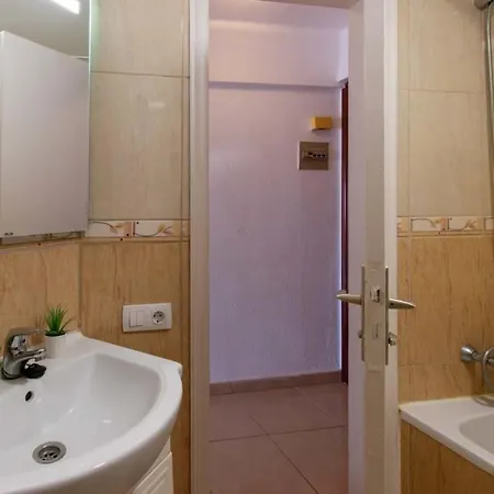 Santa Maria 57 - Адехе